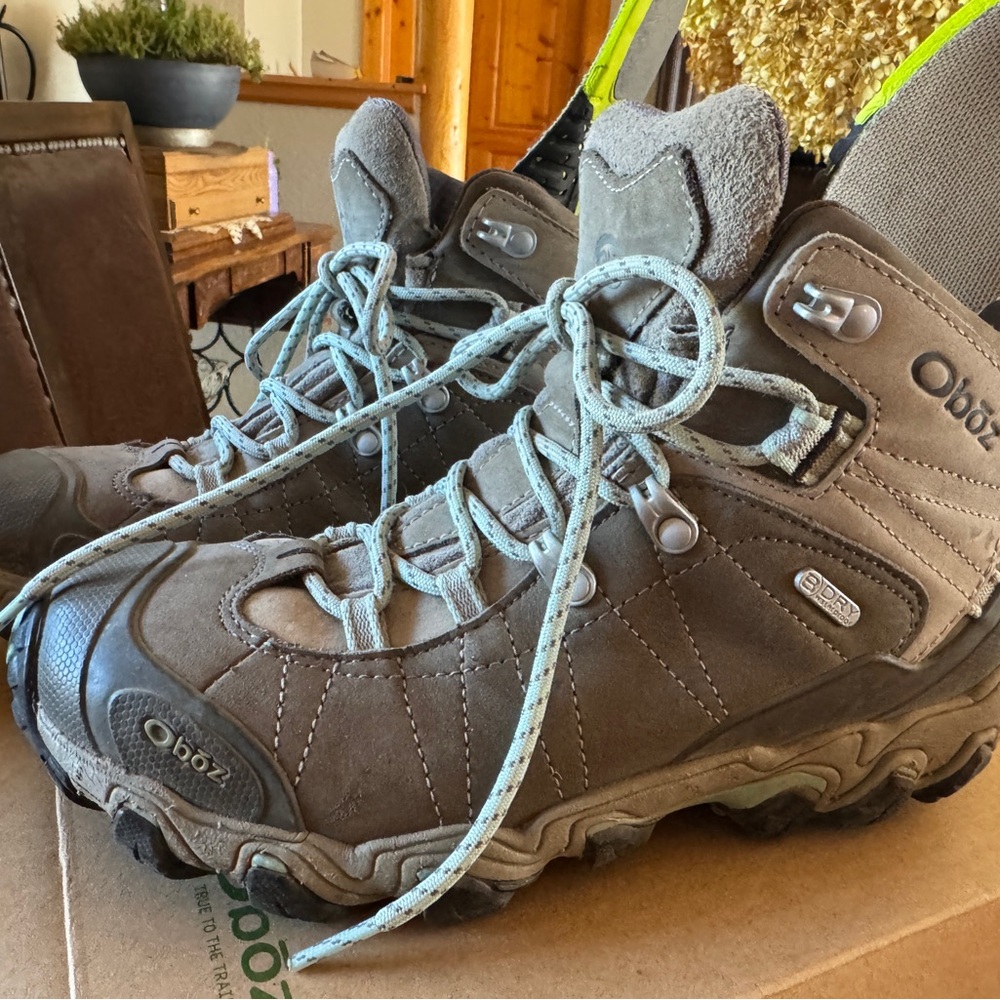 OBOZ low hiker boot women’s size 8